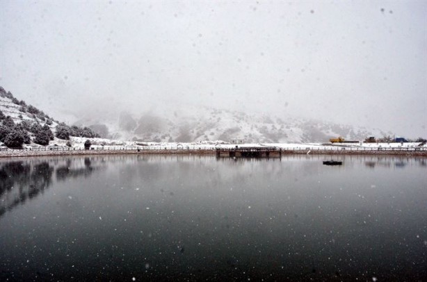 Foto - Kar yağışı Doğu'da 270 köy yolunu kapadı