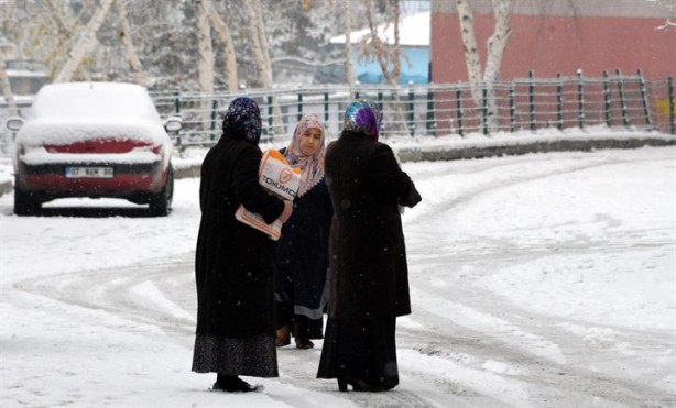 Foto - Kar yağışı Doğu'da 270 köy yolunu kapadı