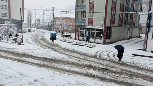 Foto - Kar yağışı etkili olurken tatil haberleri art arda geliyor! İşte eğitime ara verilen illerimiz...