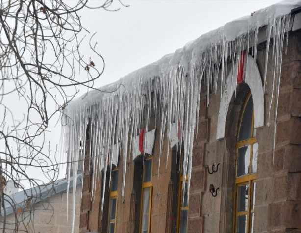 Foto - Kar yağışı etkili olurken tatil haberleri art arda geliyor! İşte eğitime ara verilen illerimiz...