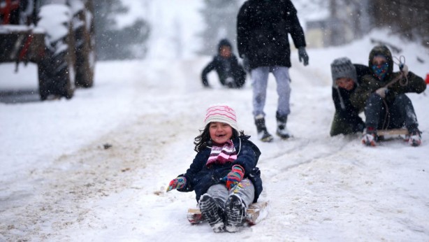 Foto - Kar yağışı, İstanbul'a doğru çılgınlar gibi ilerliyor! Valilikten son dakika açıklaması geldi! Okullar tatil edildi