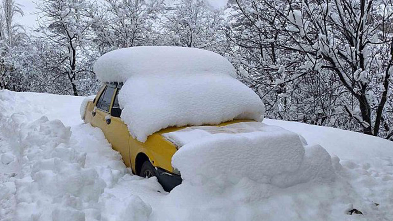Foto - Kar yağışı İstanbul'a geri dönüyor! Atkı, bere, eldivenleri hazırlayın: 'Yolları kapatacak' seviyede geliyor