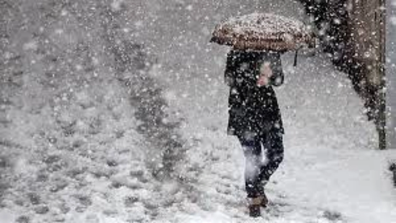Kar yağışı İstanbul’un yanı başına dayandı! Lapa lapa yağacak