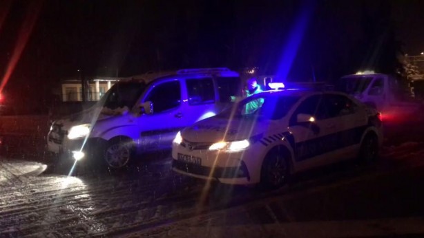 Foto - Kar yağışı nedeniyle Antalya-Konya karayolu kapatıldı