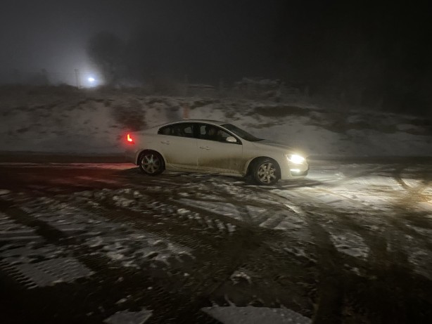 Foto - Kar yağışı sürücülere zor anlar yaşatıyor