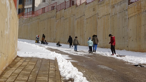 Foto - Kar yağışının keyfini onlar çıkarttı! Dört gözle beklediler keyfini böyle sürdüler