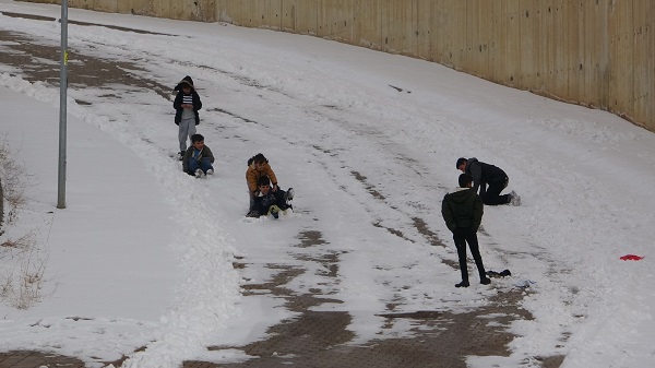 Foto - Kar yağışının keyfini onlar çıkarttı! Dört gözle beklediler keyfini böyle sürdüler