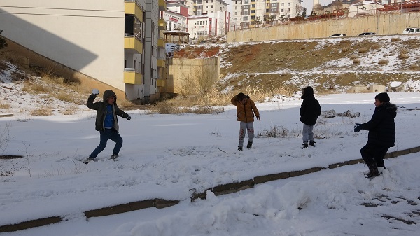 Foto - Kar yağışının keyfini onlar çıkarttı! Dört gözle beklediler keyfini böyle sürdüler