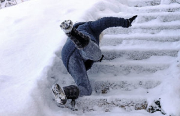 Foto - Kar yağışları başladı kazalar arttı! Aman dikkat düştüğünüzde sakın bu hatayı yapmayın