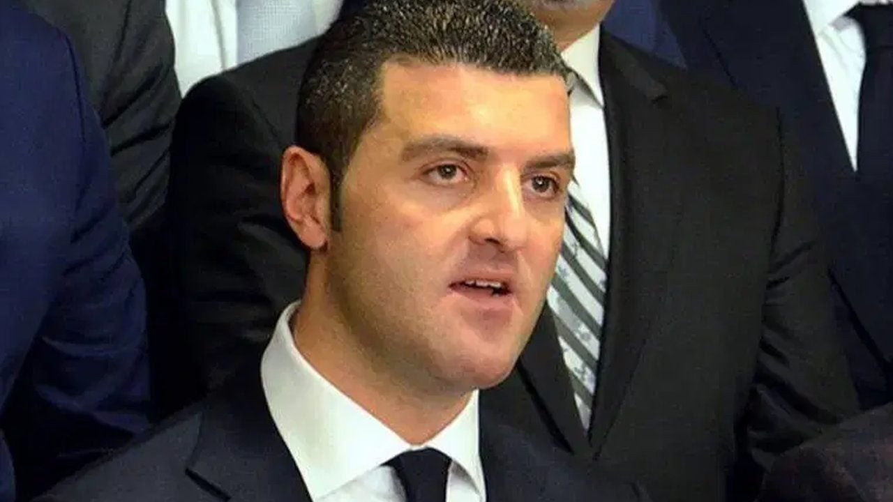 Foto - Kara para soruşturmasından aranan firari Emir Sarıgül, babasının evinde mi saklanıyor? Mustafa Sarıgül’den flaş açıklama