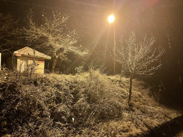 Foto - Karabük-Bartın kara yolunda kar yağışı etkili oluyor
