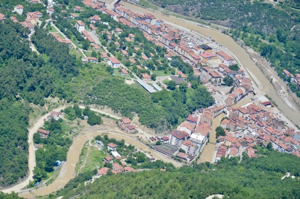 Foto - Karabük Valisi, sel bölgesini havadan inceledi