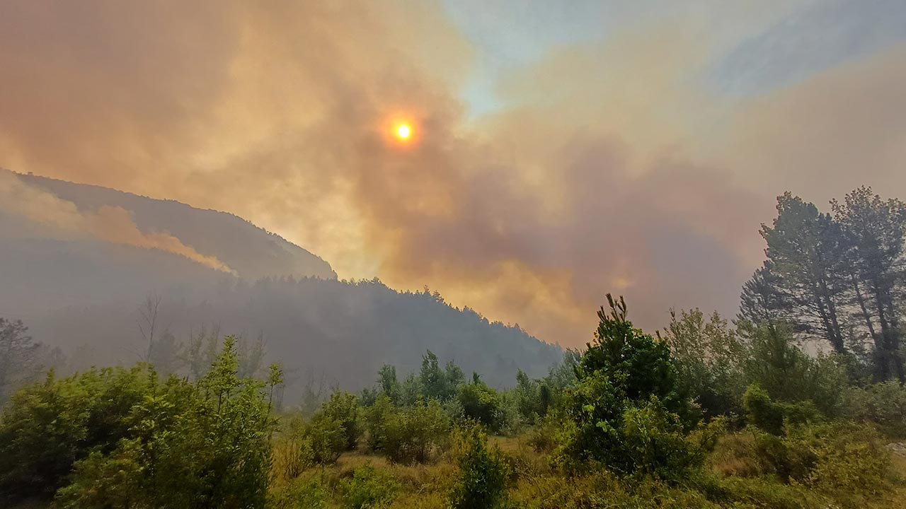 Foto - Karabük’te alarm durumu! 10 köy tahliye edildi, vali yavuz yangın bölgesinde