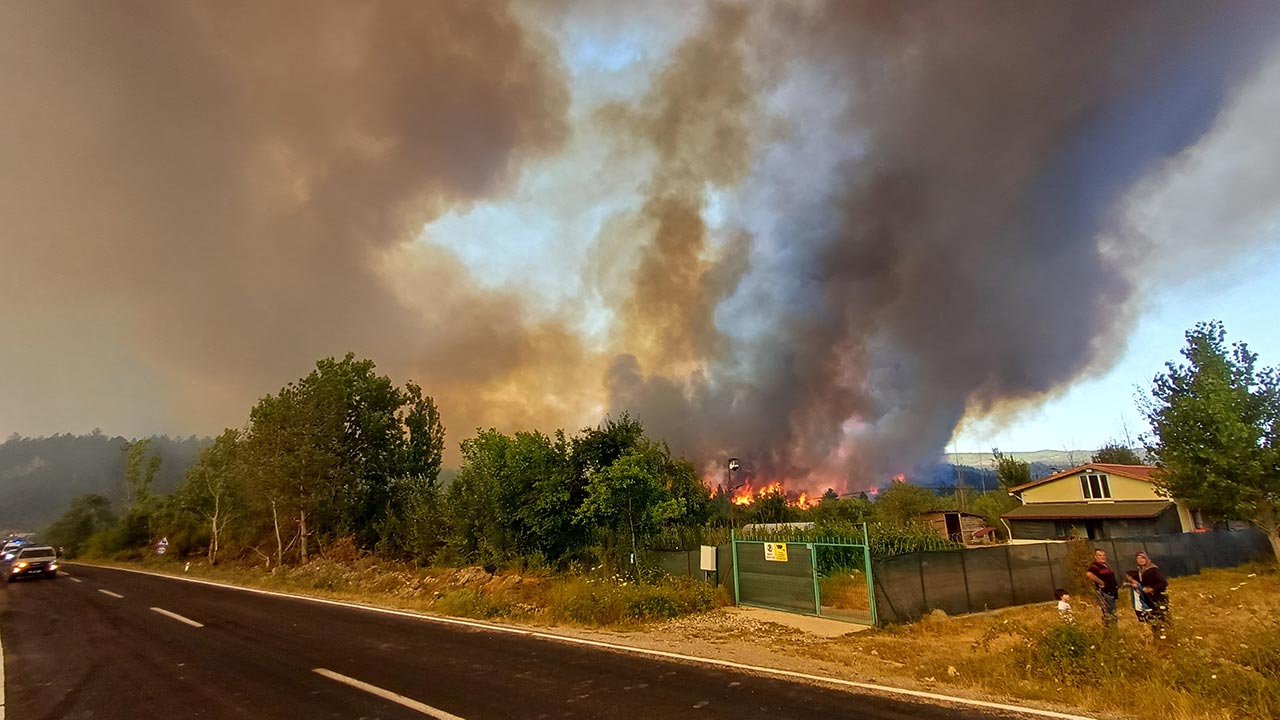 Foto - Karabük’te alarm durumu! 10 köy tahliye edildi, vali yavuz yangın bölgesinde