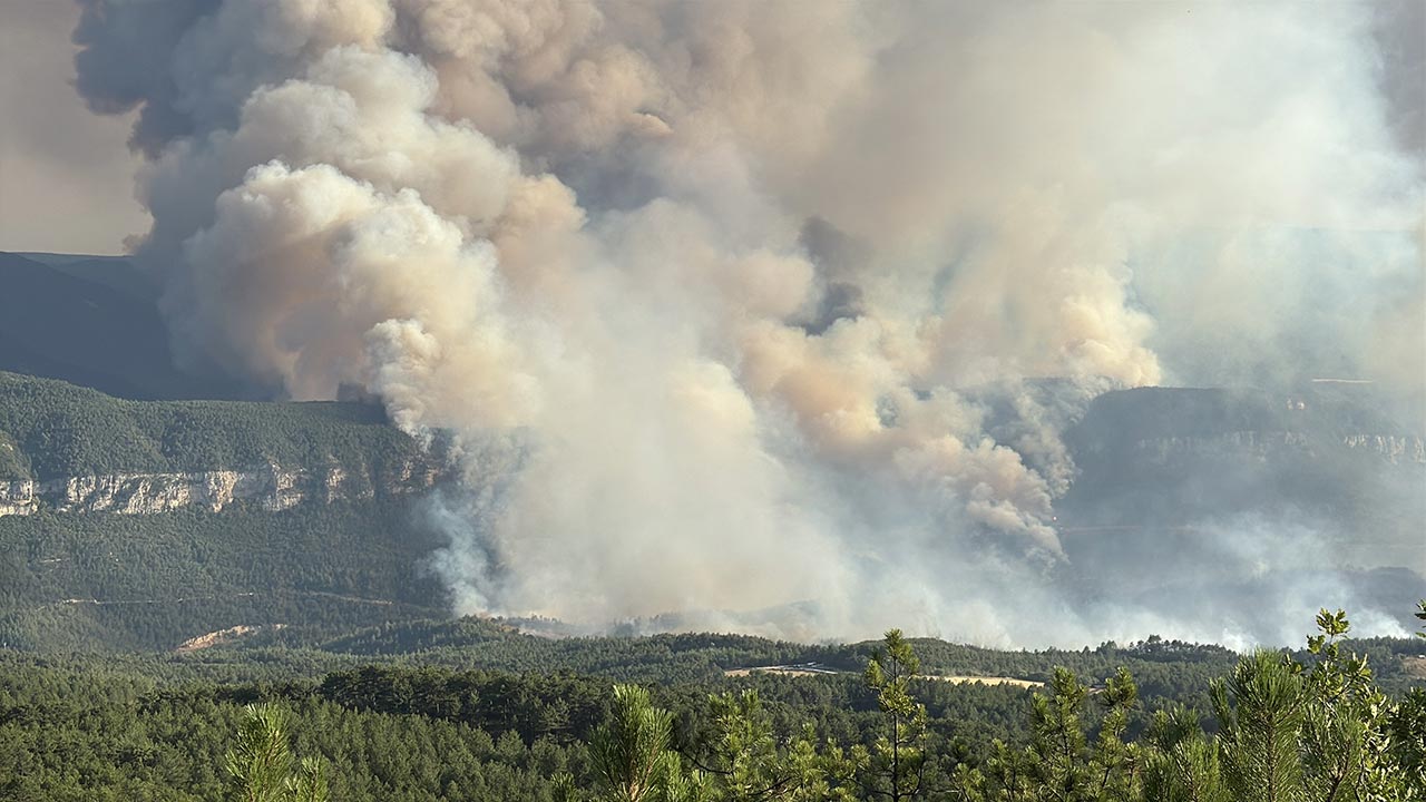 Foto - Karabük’te alarm durumu! 10 köy tahliye edildi, vali yavuz yangın bölgesinde
