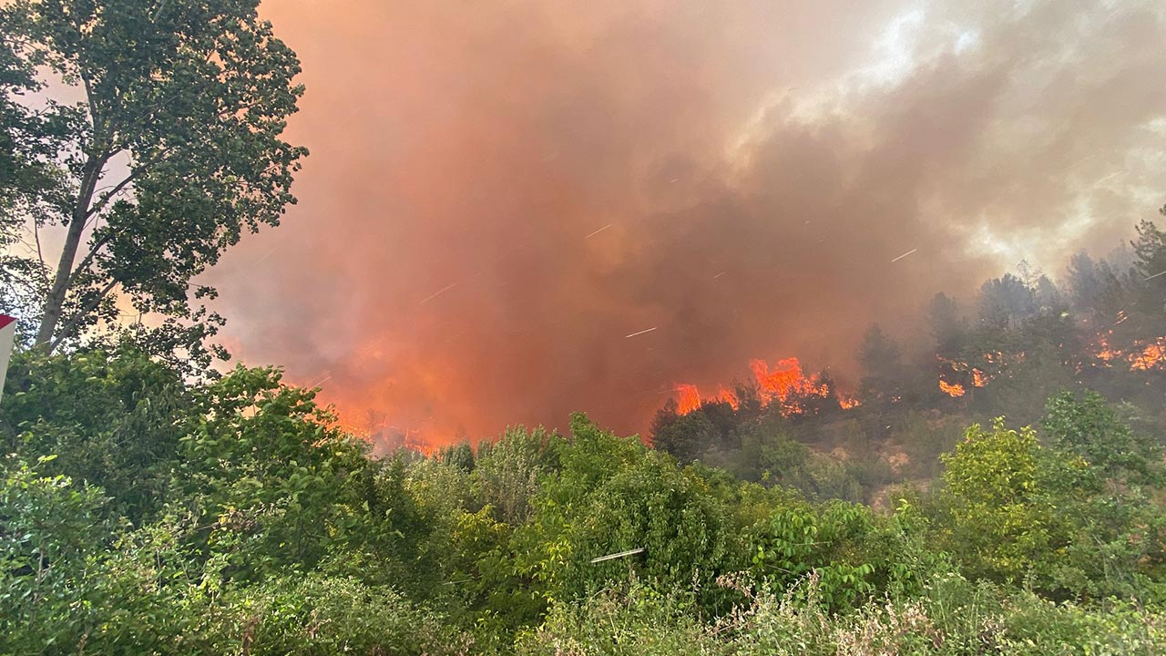 Foto - Karabük’te alarm durumu! 10 köy tahliye edildi, vali yavuz yangın bölgesinde