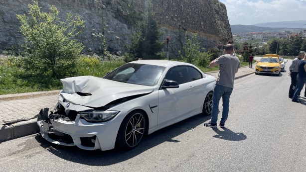 Foto - Karabük'te trafik kazası: Yaralılar var