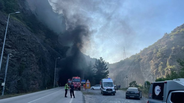 Foto - Karabük'te tünelde alev alan tankere müdahale ediliyor