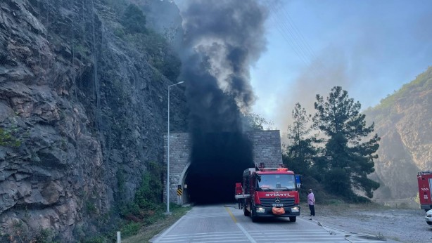 Foto - Karabük'te tünelde alev alan tankere müdahale ediliyor