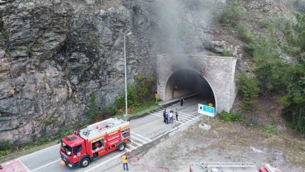 Foto - Karabük'te tünelde alev alan tankere müdahale ediliyor