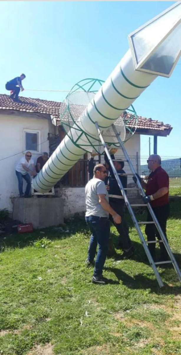 Foto - Karabük'teki caminin minaresi atık varillerden yapıldı!