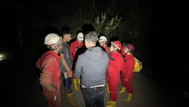 Foto - Karabük'teki Mencilis mağarasına giren 4 kişi mahsur kaldı 