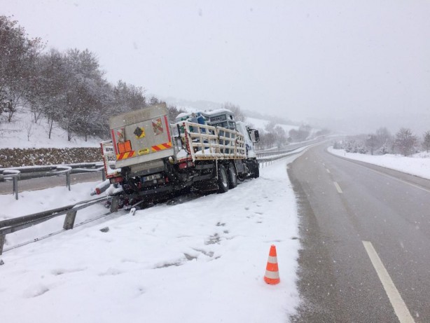 Foto - Karabük'teki trafik kazalarında 6 kişi yaralandı