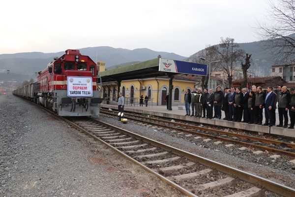 Foto - Karabük'ten deprem bölgesine gönderildi... Tam 20 vagon