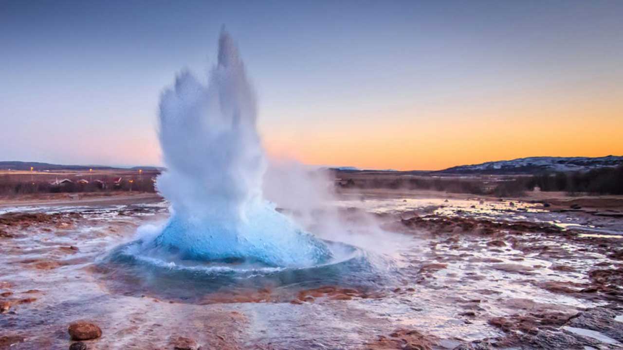 Foto - Karacabey'de herkes nefesini tuttu: Yerin altından petrol gibi fışkıracak
