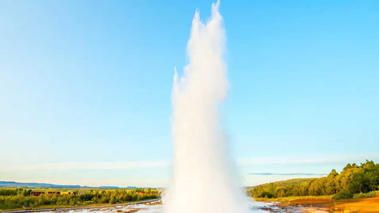 Foto - Karacabey'de herkes nefesini tuttu: Yerin altından petrol gibi fışkıracak