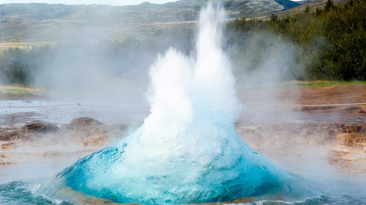 Foto - Karacabey'de herkes nefesini tuttu: Yerin altından petrol gibi fışkıracak