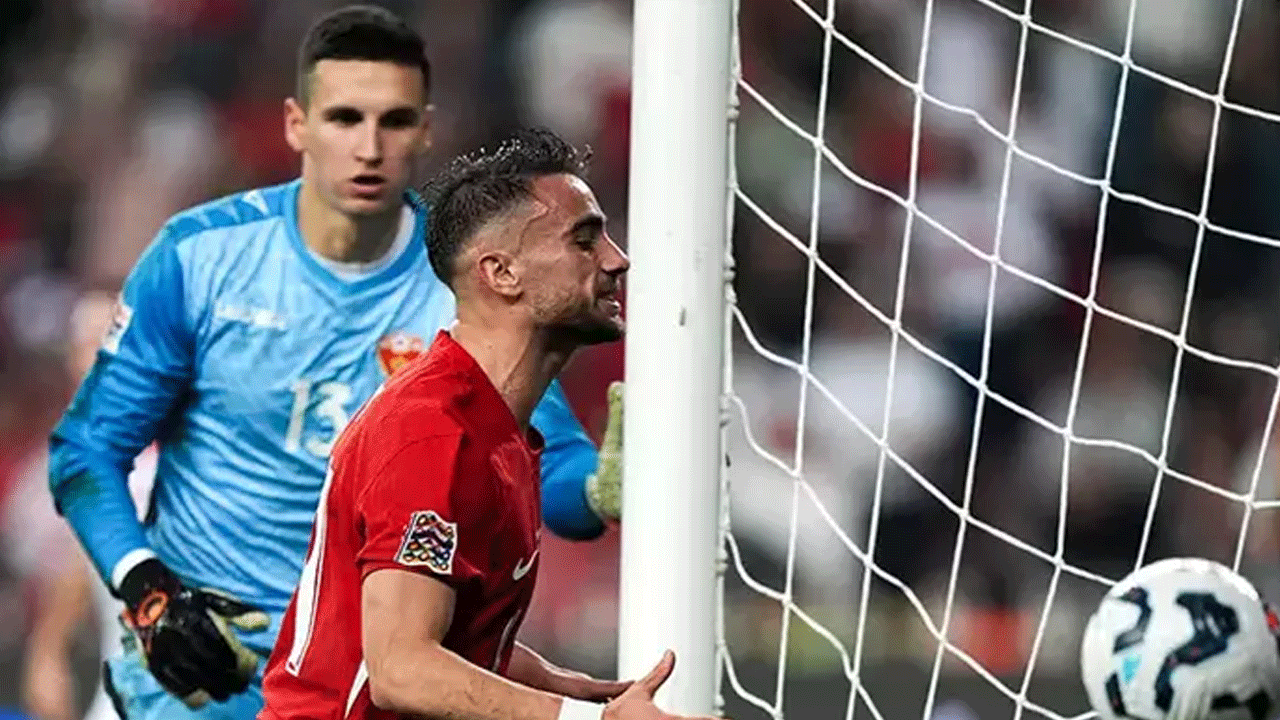 Foto - Karadağ maçının ardından Türk yıldıza zehir zemberek sözler! "Yerlerde sürünen performansı yüzünden..."