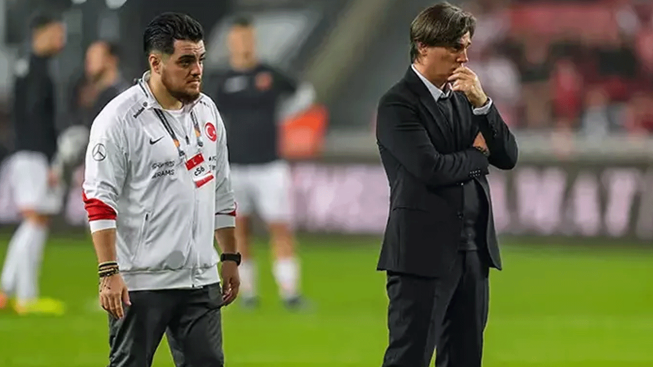 Foto - Karadağ maçının ardından Türk yıldıza zehir zemberek sözler! "Yerlerde sürünen performansı yüzünden..."