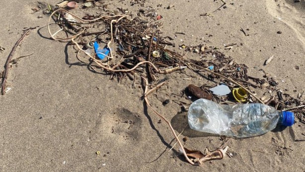 Foto - Karadeniz korkuttu! Rengi kırmızıya döndü