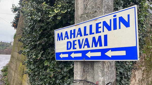 Foto - Karadeniz zekası bir kez daha gülümsetti! Tabelayı gören şaşkınlığını gizleyemiyor