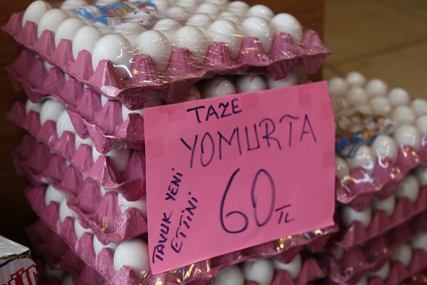 Foto - Karadeniz zekası iş başında! Bu şarküteriye giren kahkahalarla çıkıyor