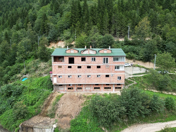 Foto - Karadeniz zekasının örneği! Bakın bu apartmanda kim yaşıyor