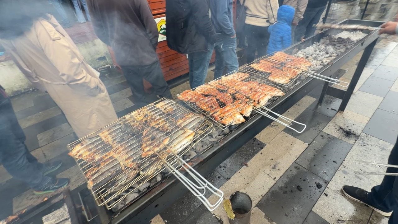 Foto - Karadeniz’de balık bolluğu Hopa’da ziyafete dönüştü