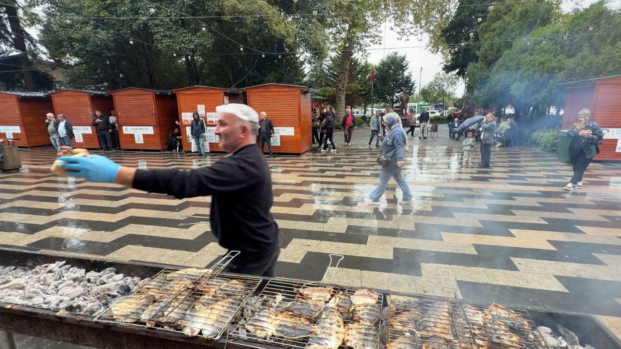 Foto - Karadeniz’de balık bolluğu Hopa’da ziyafete dönüştü