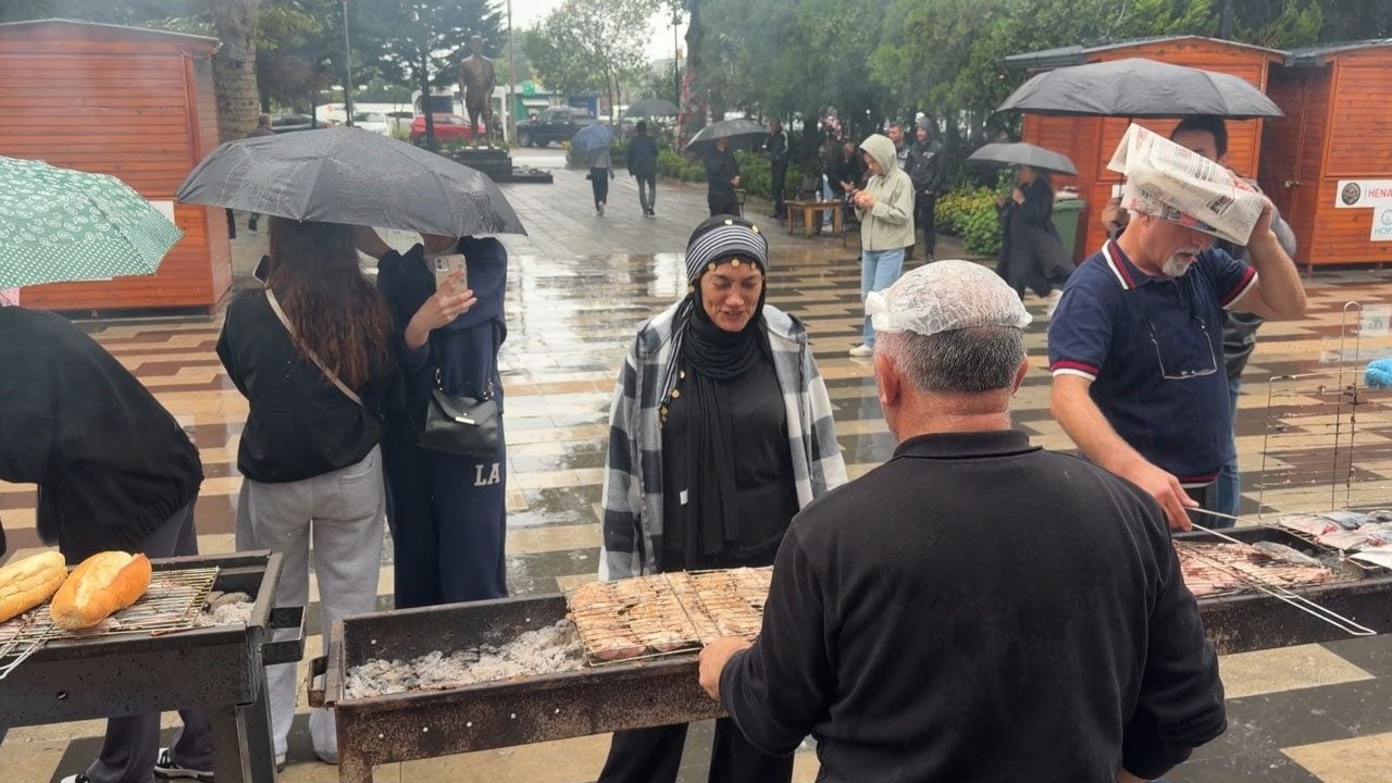 Foto - Karadeniz’de balık bolluğu Hopa’da ziyafete dönüştü