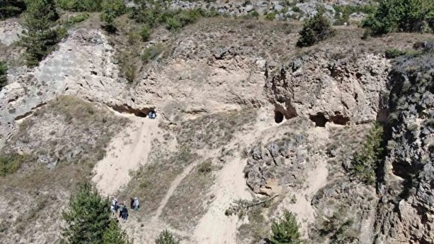 Foto - Karadeniz'de benzeri görülmemiş keşif! Toprağı kazdıkça yenisi çıkıyor!