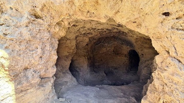 Foto - Karadeniz'de benzeri görülmemiş keşif! Toprağı kazdıkça yenisi çıkıyor!