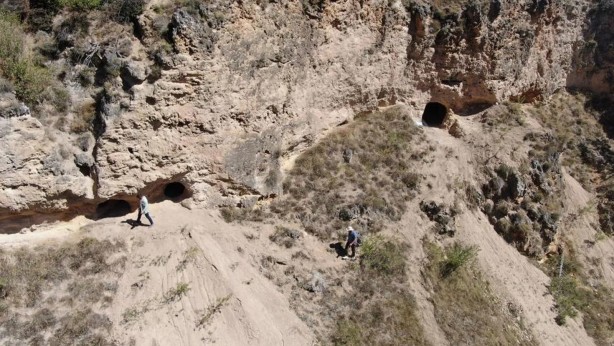 Foto - Karadeniz'de benzeri görülmemiş keşif! Toprağı kazdıkça yenisi çıkıyor!