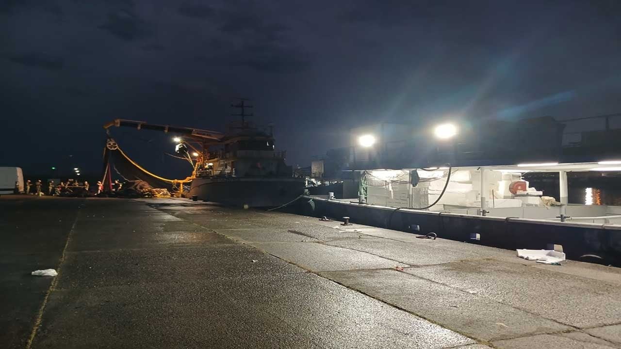 Foto - Karadeniz'de palamut bereketi ağları patlattı! Balıkçılar ekmek teknesi için balığa çıktı