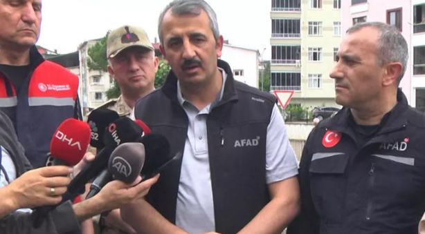Karadeniz'de sel felaketi! Birçok kentte dereler taştı, yollar göle döndü