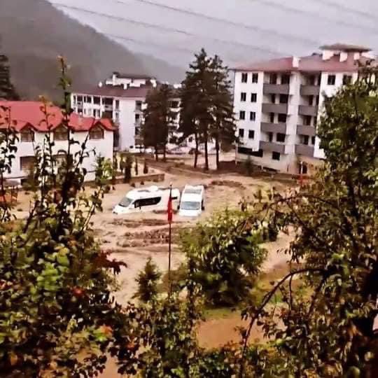 Foto - Karadeniz'de sel felaketi! Suyun yüksekliği 4 metreyi buldu! Haber alınamayan yerler var