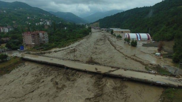 Foto - Karadeniz'de sel felaketi! Suyun yüksekliği 4 metreyi buldu! Haber alınamayan yerler var