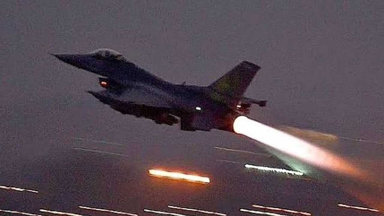 Foto - Karadeniz'de sıcak saatler! F-16 savaş uçakları tarafından vuruldu