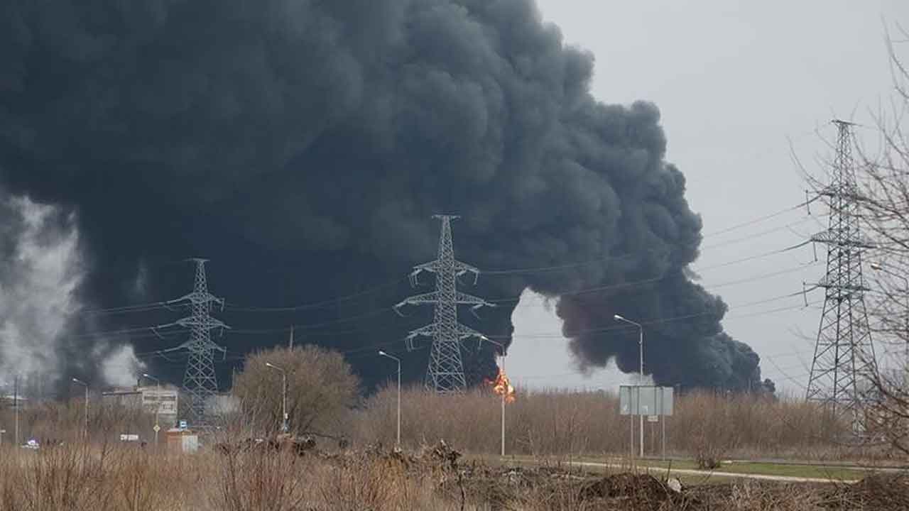 Karadeniz'de sıcak saatler! Petrol rafinerisi vuruldu