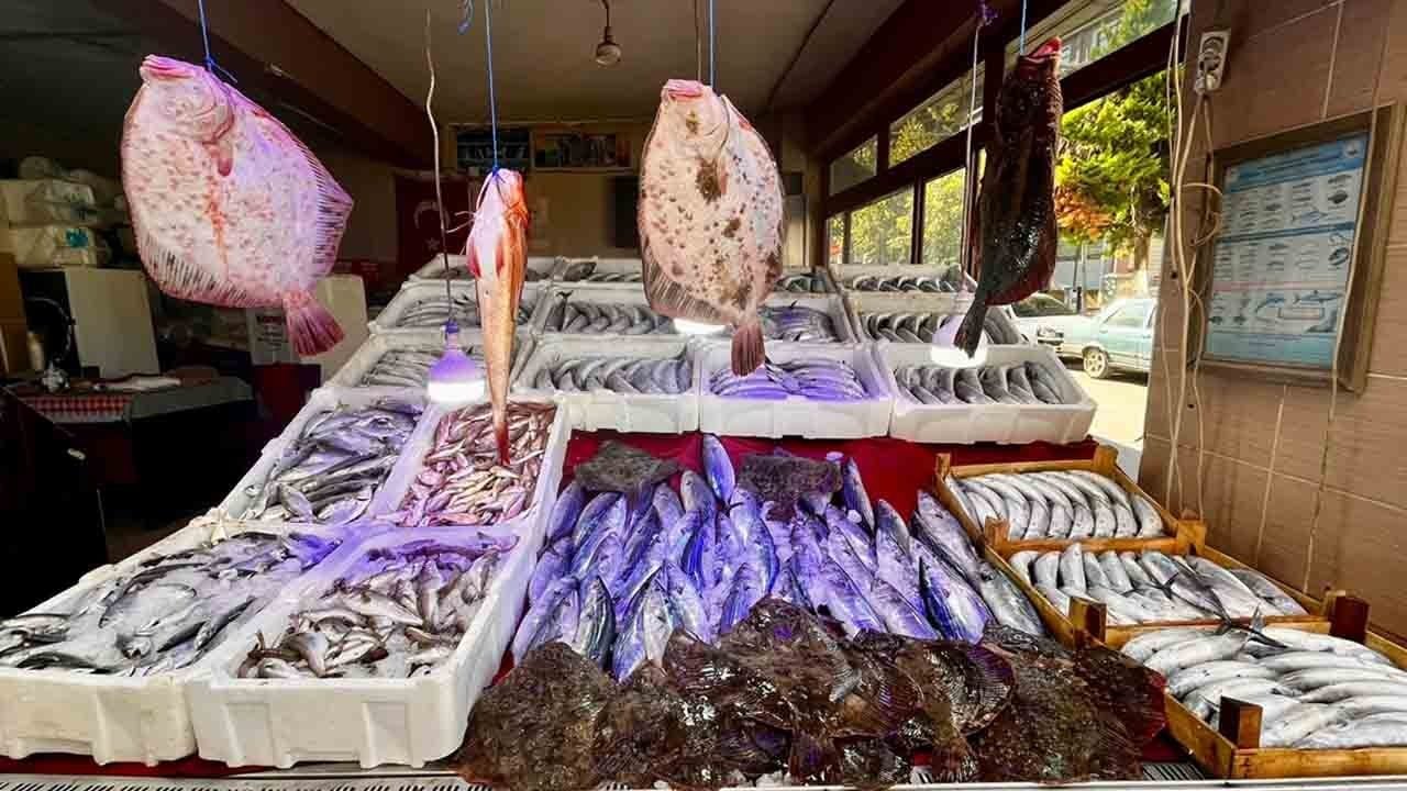Foto - Karadeniz’in lezzeti kalkan tezgaha indi: Kilogramı 1000 liradan satılıyor